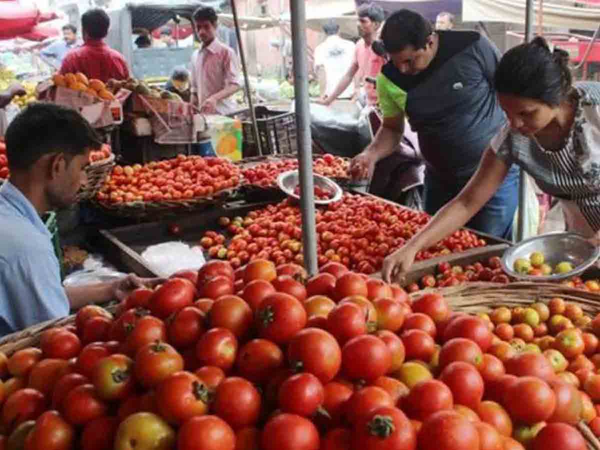 Tomato rates: టమాట ధర కిందికి.. రైతన్నల ఆందోళన