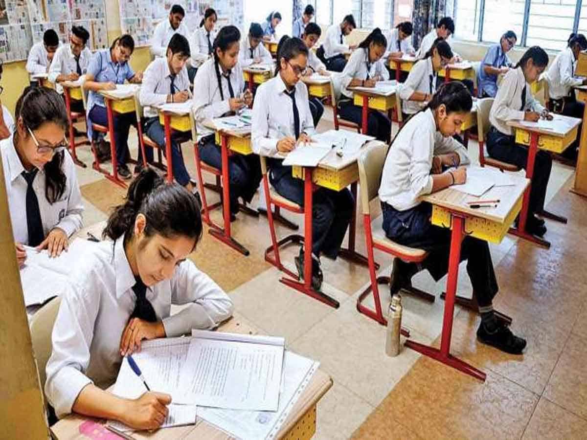 SSC Exams: శుభవార్త.. ఈ ఏడాది పదిలో ఏడు పరీక్షలే..!