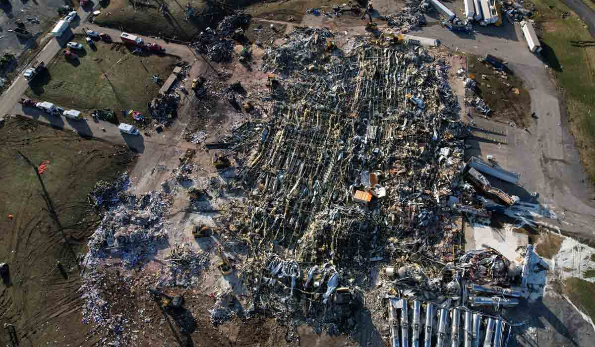 అమెరికాను వణికిస్తున్న టోర్నడో..