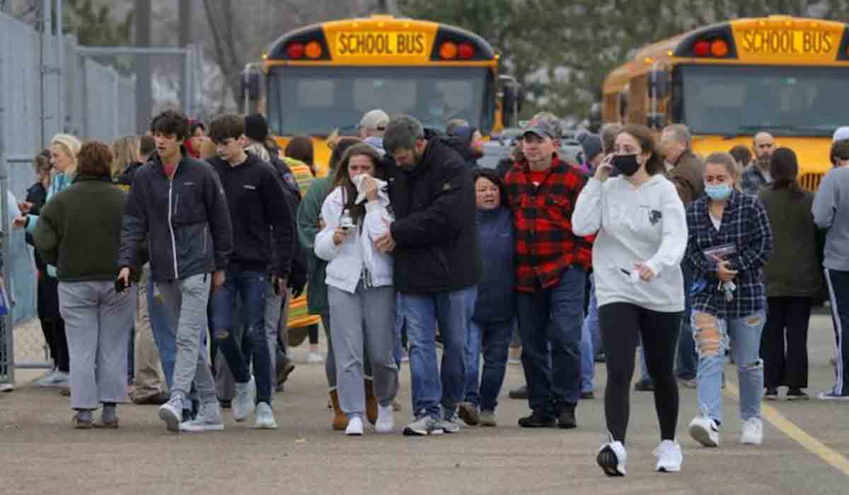 Shooting | ఆక్స్‌ఫర్డ్‌ స్కూల్‌లో కాల్పుల మోత.. ముగ్గురు విద్యార్థులు మృతి
