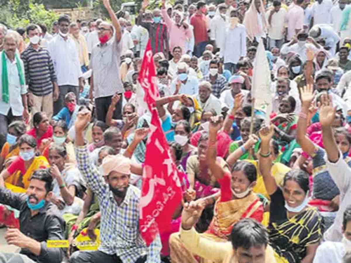Suger Farmers: బకాయిలు చెల్లించమంటే నోటీసులు ఇస్తారా? మండిపడుతున్న చెరకు రైతులు