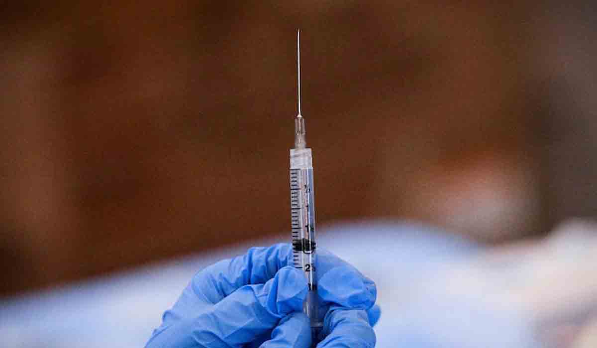 వ్యాక్సిన్ వేసుకోవాల‌ని ఎవ‌ర్నీ ఒత్తిడి చేయం: సుప్రీంకు చెప్పిన కేంద్రం