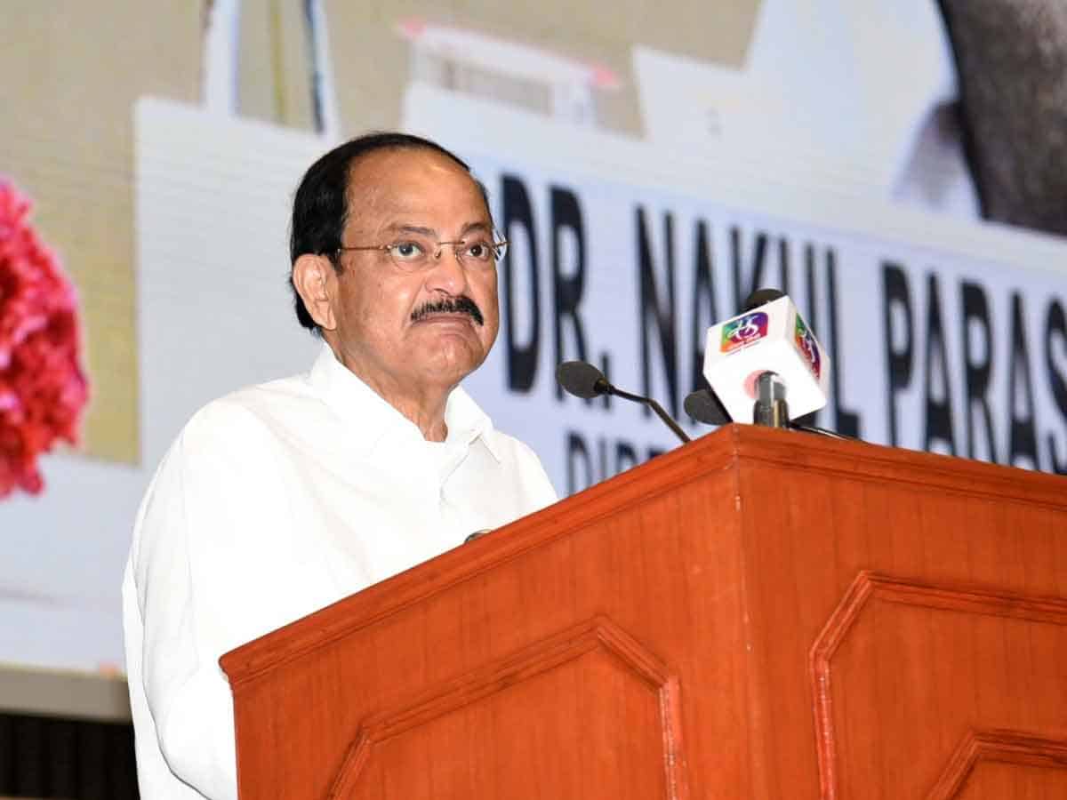 Venkaiah Naidu: విజ్ఞానశాస్త్రాన్ని భారతీయ భాషల్లో అందుబాటులోకి తేవాలి: వెంకయ్యనాయుడు