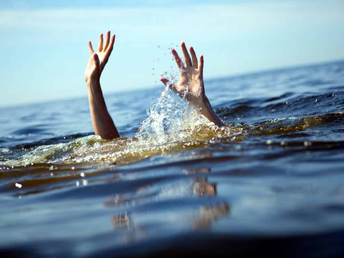 Crime : వాగులోకి చేపలు పట్టేందుకు వెళ్లి..