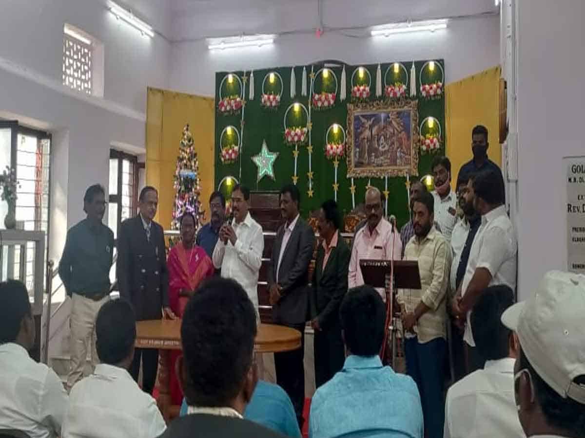 Niranjan Reddy: ఏసు బోధనలు పాటిద్దాం: మంత్రి నిరంజన్‌రెడ్డి