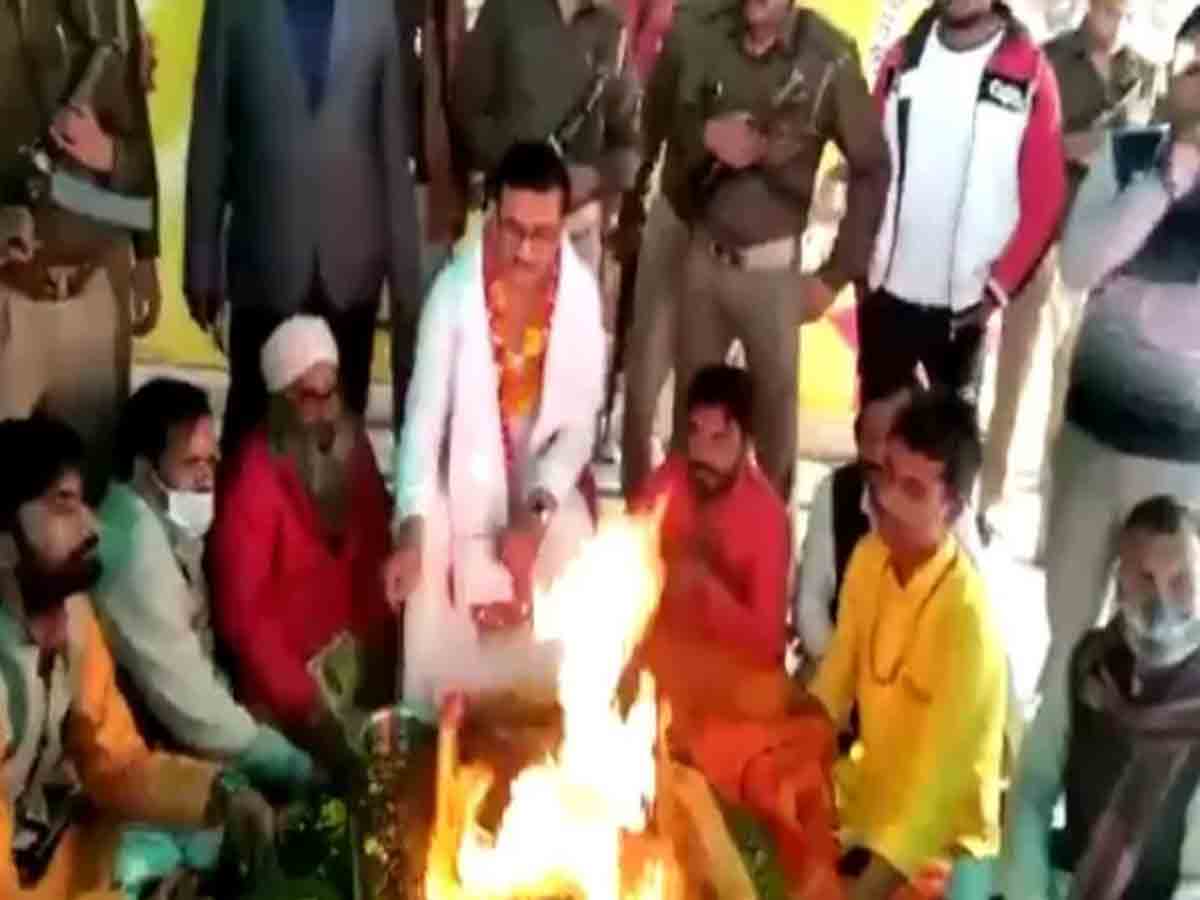 హిందూమతంలోకి మారిన.. యూపీ షియా వక్ఫ్ బోర్డు మాజీ చైర్మన్ రిజ్వీ