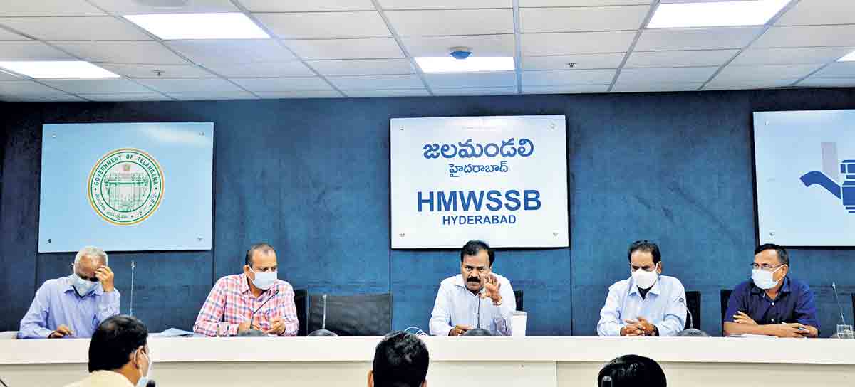 నిఘా నీడలో.. రిజర్వాయర్లు