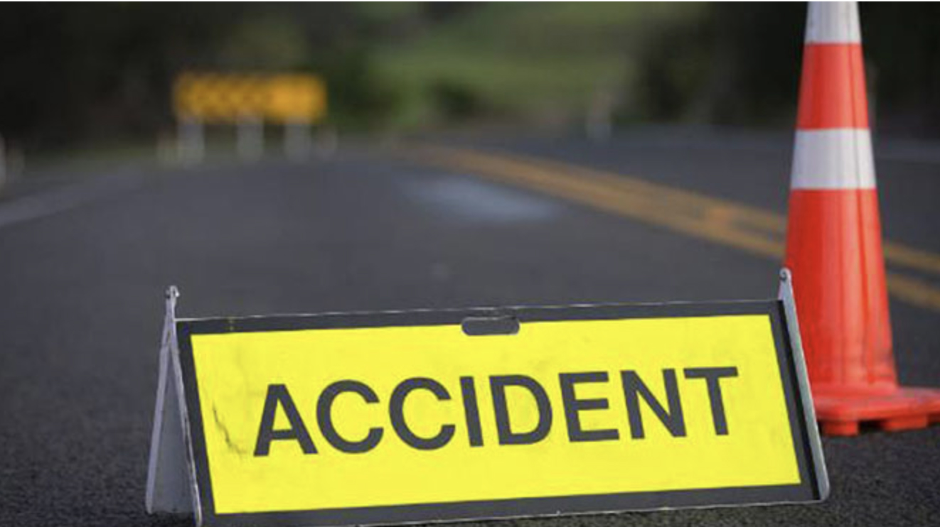 Accident | ఫుల్లుగా మందుకొట్టి నలుగురిని కారుతో ఢీకొట్టిన డాక్టర్లు