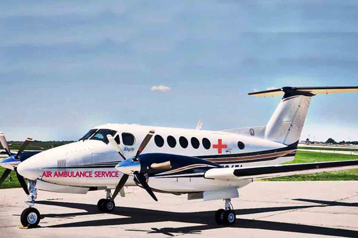 ప్రాణాలు కాపాడుతున్న ఎయిర్ అంబులెన్స్‌.. దీన్ని ఎవ‌రు న‌డుపుతున్నారో తెలుసా?