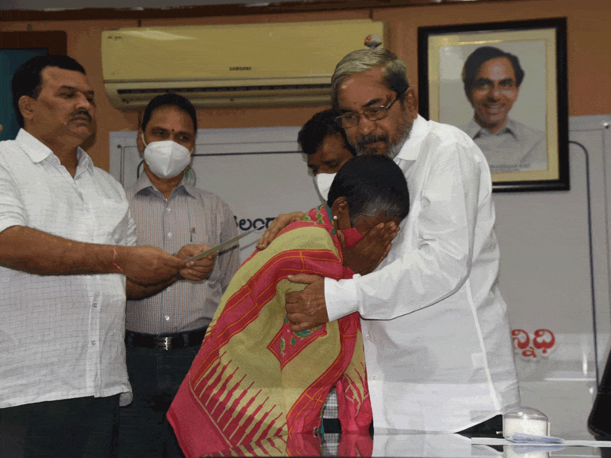 ‘సంక్షేమ నిధి’ జర్నలిస్టుల పెన్నిధి : అల్లం నారాయణ