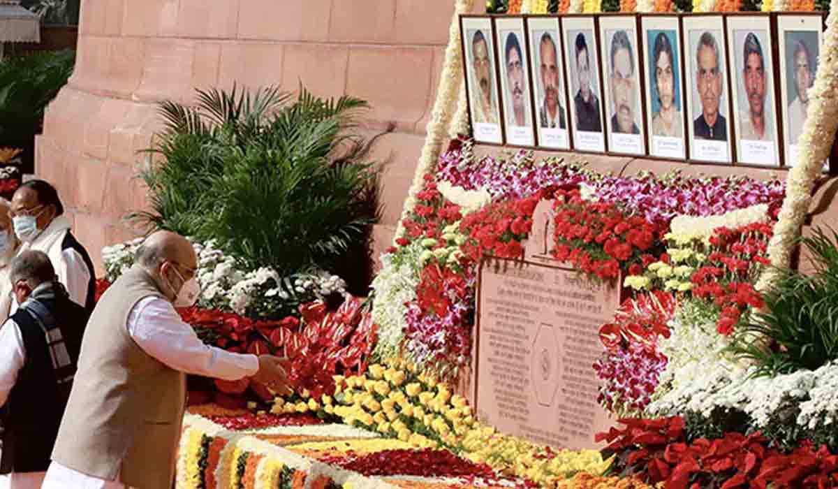 పార్లమెంటుపై దాడి ఘటనలో అమరులకు ప్రముఖుల నివాళి