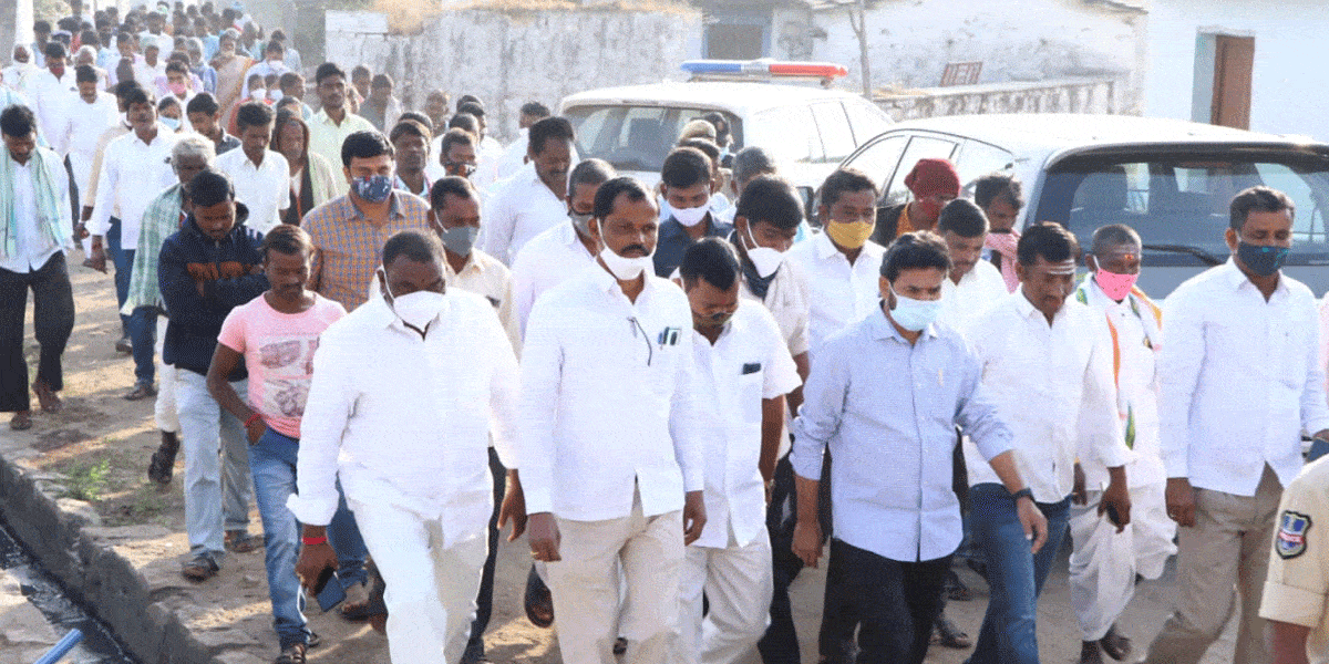 సమస్యల పరిష్కారానికి కృషి : ఎమ్మెల్యే డాక్టర్‌ ఆనంద్‌