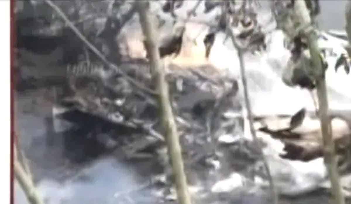 త‌మిళ‌నాడులో కూలిన ఆర్మీ హెలికాప్ట‌ర్‌..  డిఫెన్స్‌ చీఫ్‌ పరిస్థితి సీరియస్‌