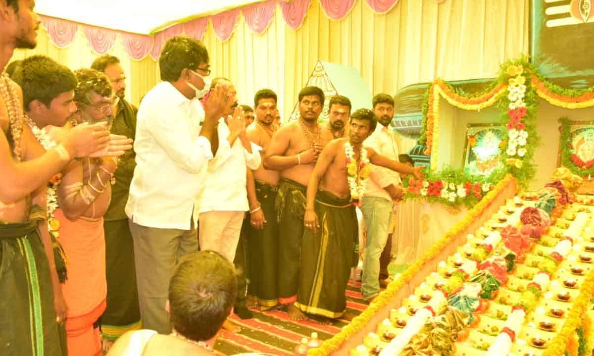 PUVVADA | మహా పడిపూజలో పాల్గొన్న మంత్రి పువ్వాడ..