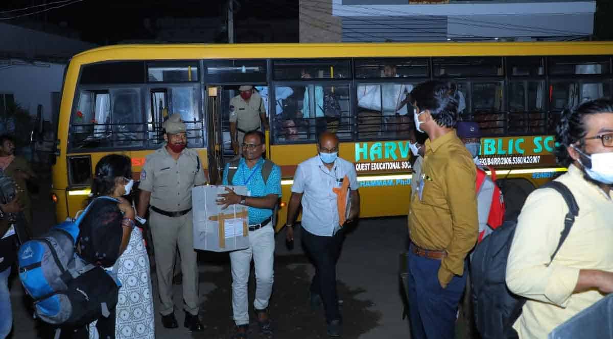 Khammam | స్ట్రాంగ్ రూమ్ కు చేరిన బ్యాలెట్ బాక్సులు..