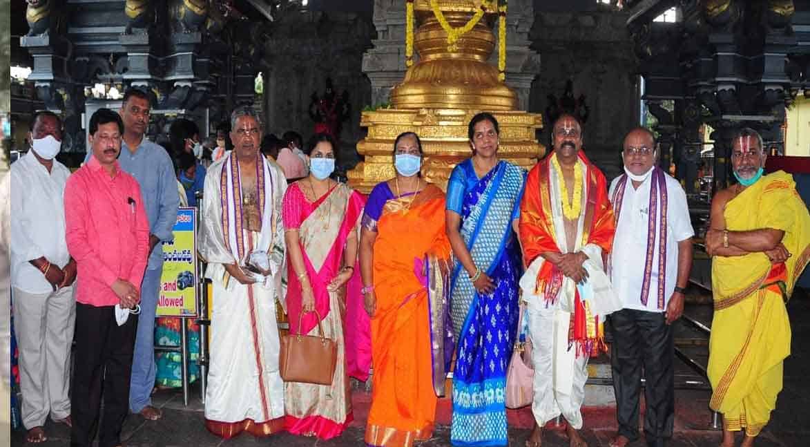 Bhadradri temple | భద్రాద్రి రామయ్య సేవలో గిరిజన సంక్షేమ శాఖ స్పెషల్ సెక్రటరీ..