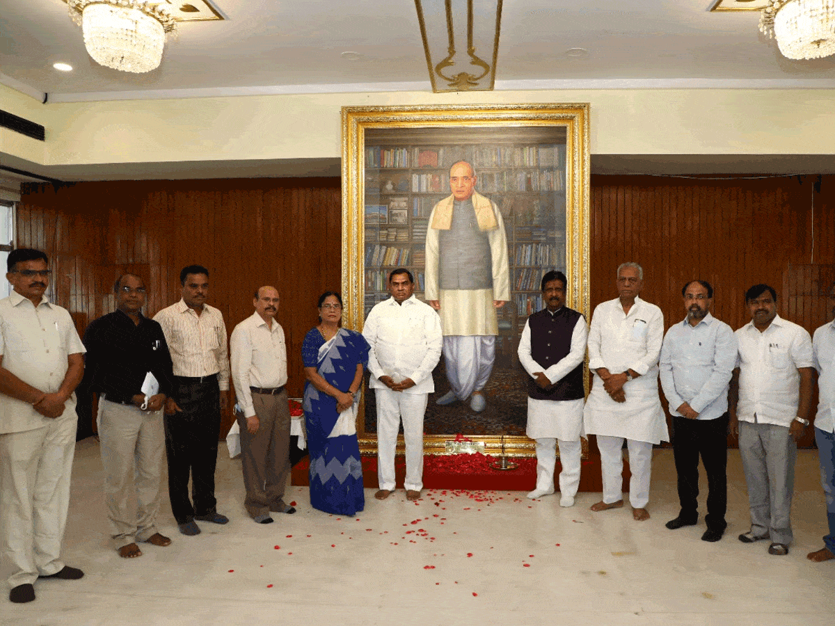 పీవీ సేవలు చిరస్మరణీయం : ప్రొటెం చైర్మన్ భూపాల్ రెడ్డి