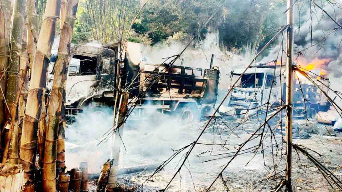 మయన్మార్‌లో 30 మందికిపైగా కాల్చివేత