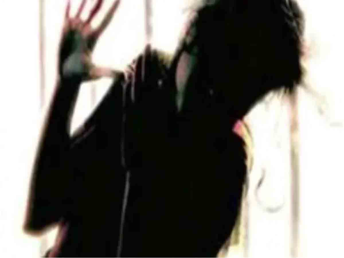 ఏడేండ్లుగా స్నేహం..స‌డ‌న్‌గా మాట్లాడ‌టం మానేసిన మ‌హిళను బెదిరించి ఆపై!