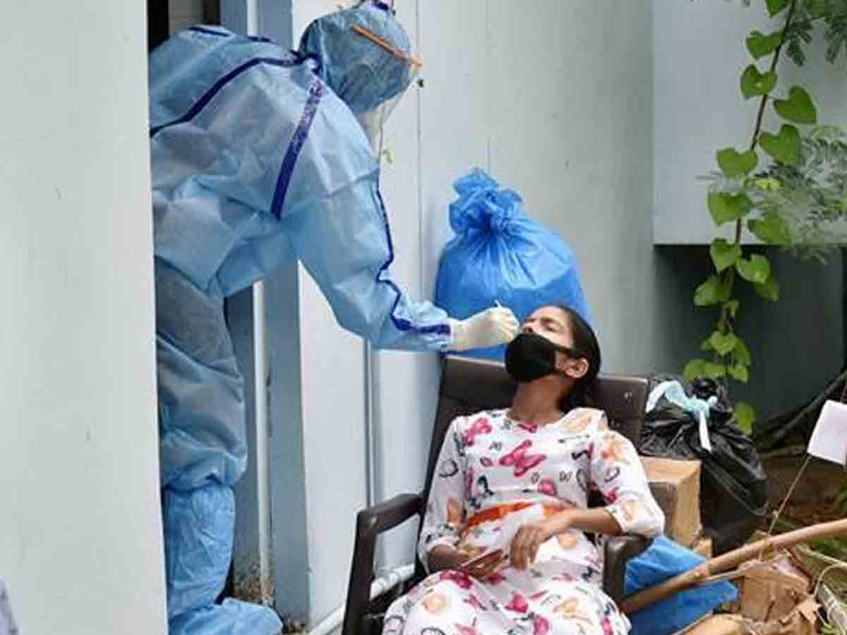 ఢిల్లీలో విజృంభిస్తున్న కరోనా.. కొత్తగా 27,561 కేసులు