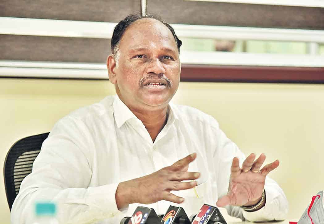 టెలిఫోన్‌ బూత్‌లా చార్జింగ్‌ స్టేషన్‌