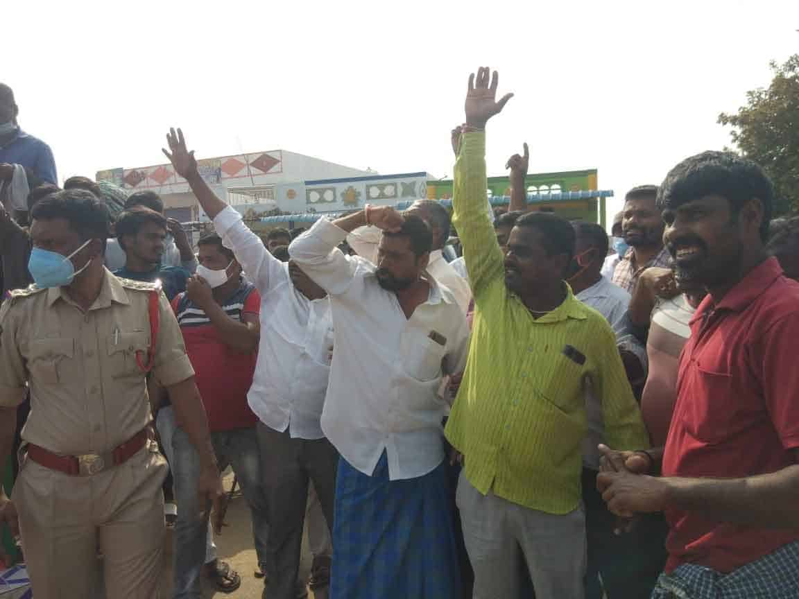 రేవంత్‌.. మా ఊరికి రావొద్దు