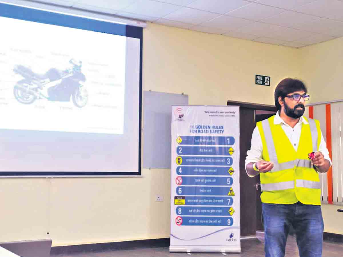 రూల్స్‌ తెలిస్తే సరిపోదు.. భద్రంగా నడపాలి