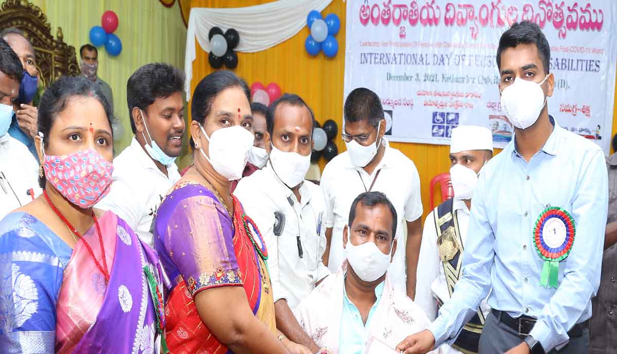 Collector | వైకల్యాన్ని అధిగమించి దివ్యాంగులు ముందుకు సాగడం అభినందనీయం: జిల్లా కలెక్టర్ అనుదీప్