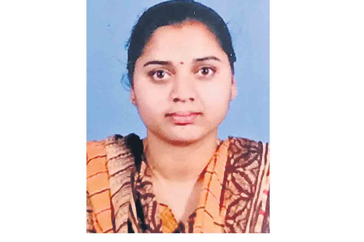 బిడ్డను కాపాడబోయి.. తల్లి బ్రెయిన్‌డెడ్‌