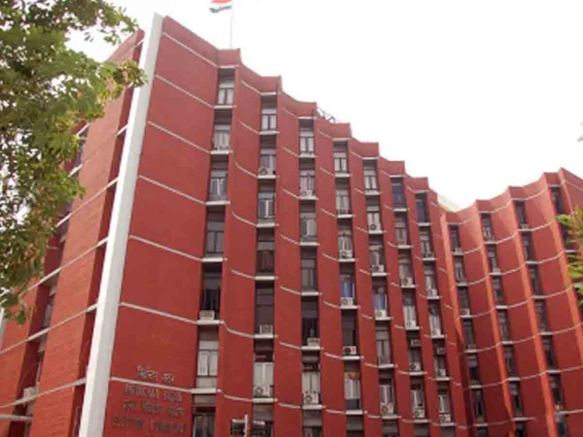 లక్షద్వీప్‌ లోక్‌సభకు ఉపఎన్నిక లేనట్టే.. హోల్డ్‌లో పెట్టిన కేంద్ర ఎన్నికల సంఘం