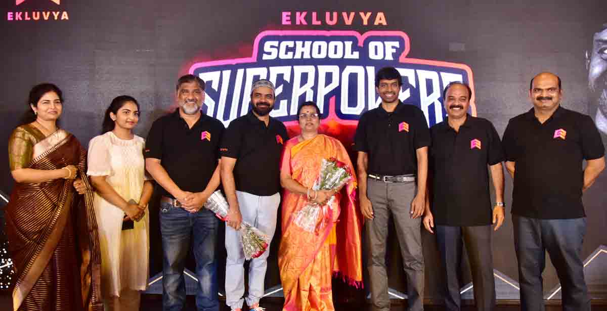 పట్టుదలతో లక్ష్యాలను అందుకోవాలి: గోపీచంద్‌