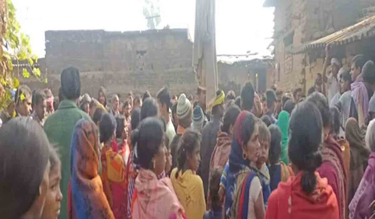 Burnt alive | ఆస్తికోసం మహిళ పైశాచికం.. తల్లీబిడ్డల సజీవ దహనం