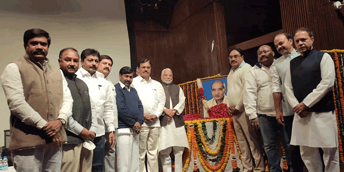 పీవీకి నివాళులు అర్పించిన మంత్రి ఎర్రబెల్లి