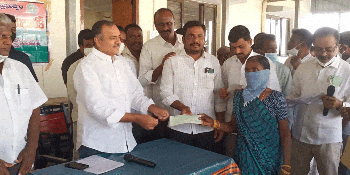 నిరుపేదలకు కొండంత అండ కల్యాణ లక్ష్మి : ఎమ్మెల్యే గండ్ర