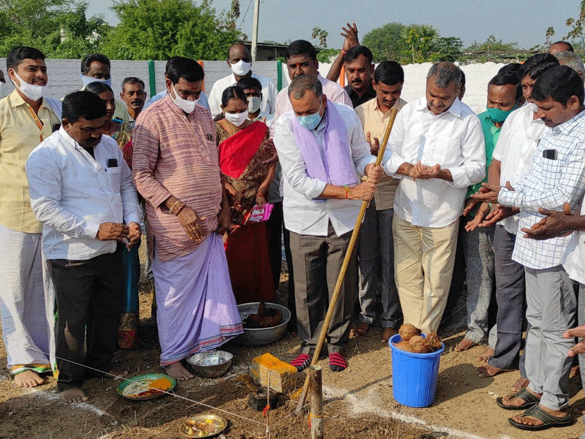 పీఏసీఎస్‌ భవన నిర్మాణానికి శంకస్థాపన చేసిన ఎమ్మెల్యే గండ్ర