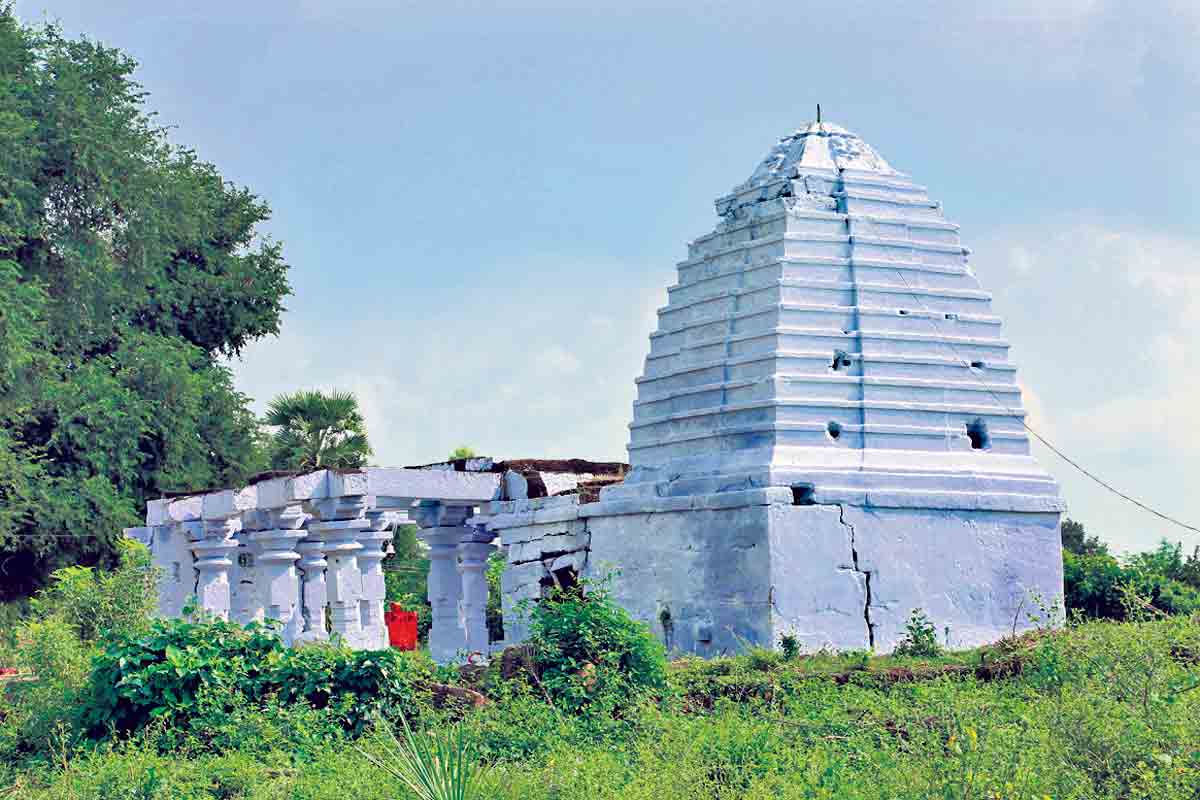 Gudipadu | తెలంగాణ‌లోని ఈ గుడిలో గిరిజ‌నులే పూజారులు