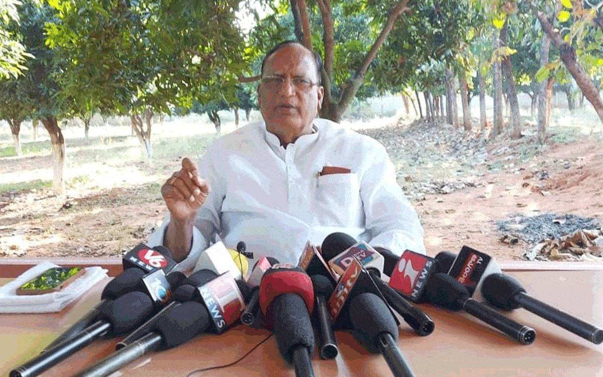 తెలంగాణ ప్రజలను అవమానించేలా కేంద్ర మంత్రి వ్యాఖ్యలు : ఎమ్మెల్సీ గుత్తా