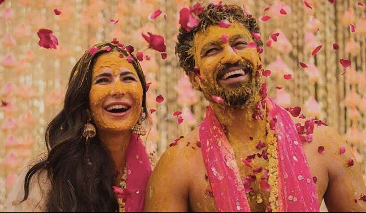 హ‌ల్దీ సెర్మ‌నీ.. క‌త్రినా, విక్కీ స్ట‌న్నింగ్ పిక్స్ రిలీజ్‌