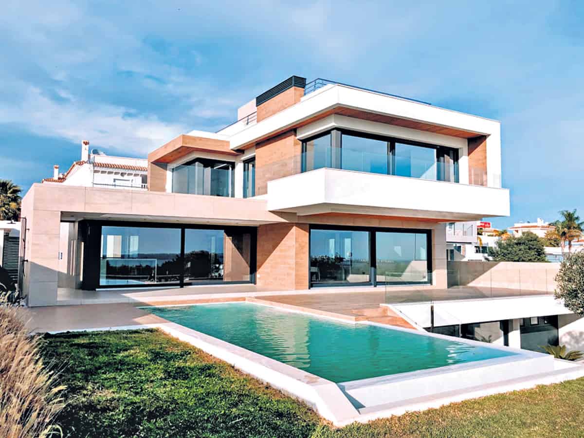 పెద్ద ఇల్లు కొంటారా?