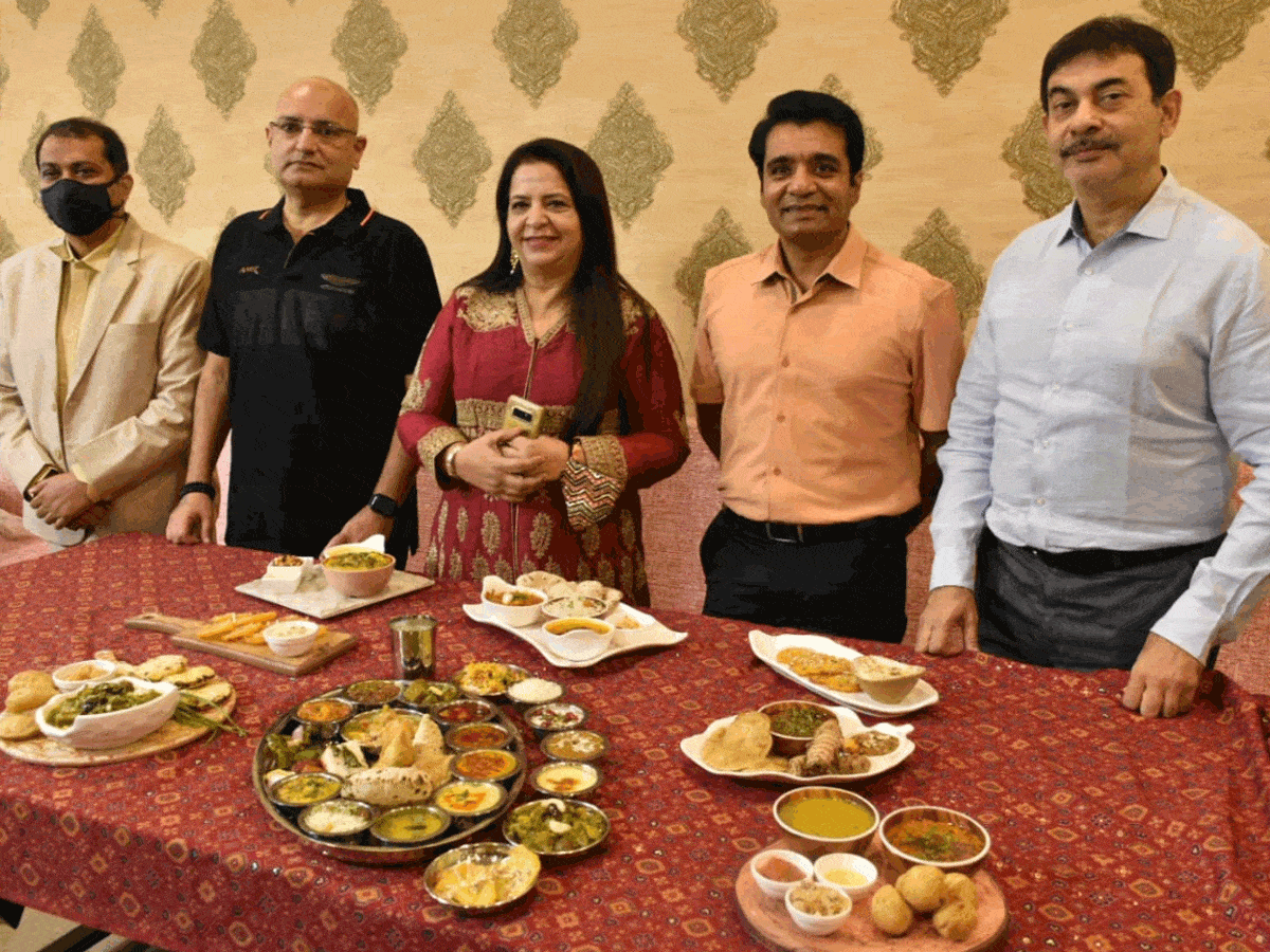 తెలంగాణలో పెట్టుబడులు పెట్టేందుకు పలు సంస్థల ఆసక్తి : జయేష్ రంజన్