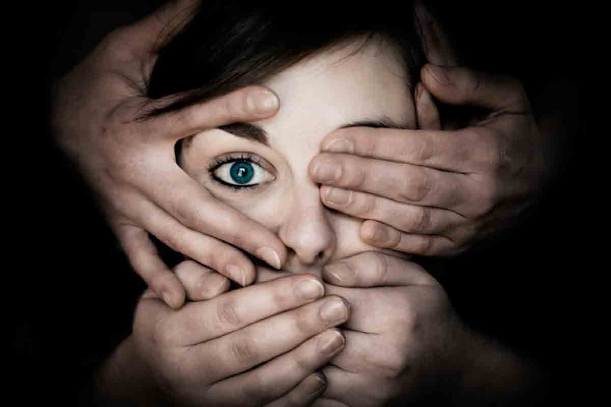 కామాంధుల కార‌ణంగా ఇంత‌మంది మ‌హిళ‌లు ఉద్యోగాలు మానేస్తున్నారా?