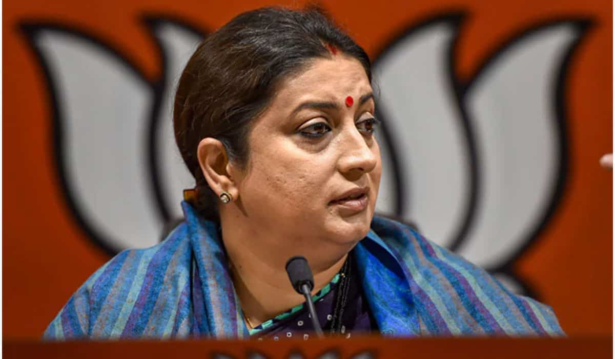 ఆయ‌న మాట‌లు సిగ్గుచేటు.. బ‌ర్త‌ర‌ఫ్ చేయండి: స్మృతి ఇరానీ