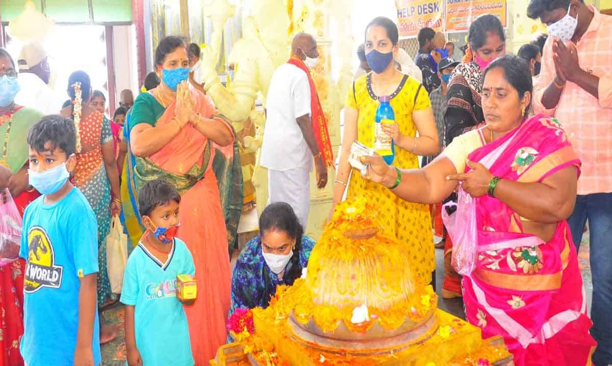 Special poojas | జమలాపురం వేంకటేశ్వరస్వామి ఆలయంలో ప్రత్యేక పూజలు..