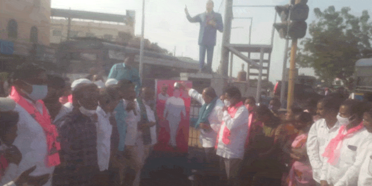 రైతుల ఖాతాల్లో రైతుబంధు..అన్నదాతల ముఖాల్లో చిరునవ్వులు