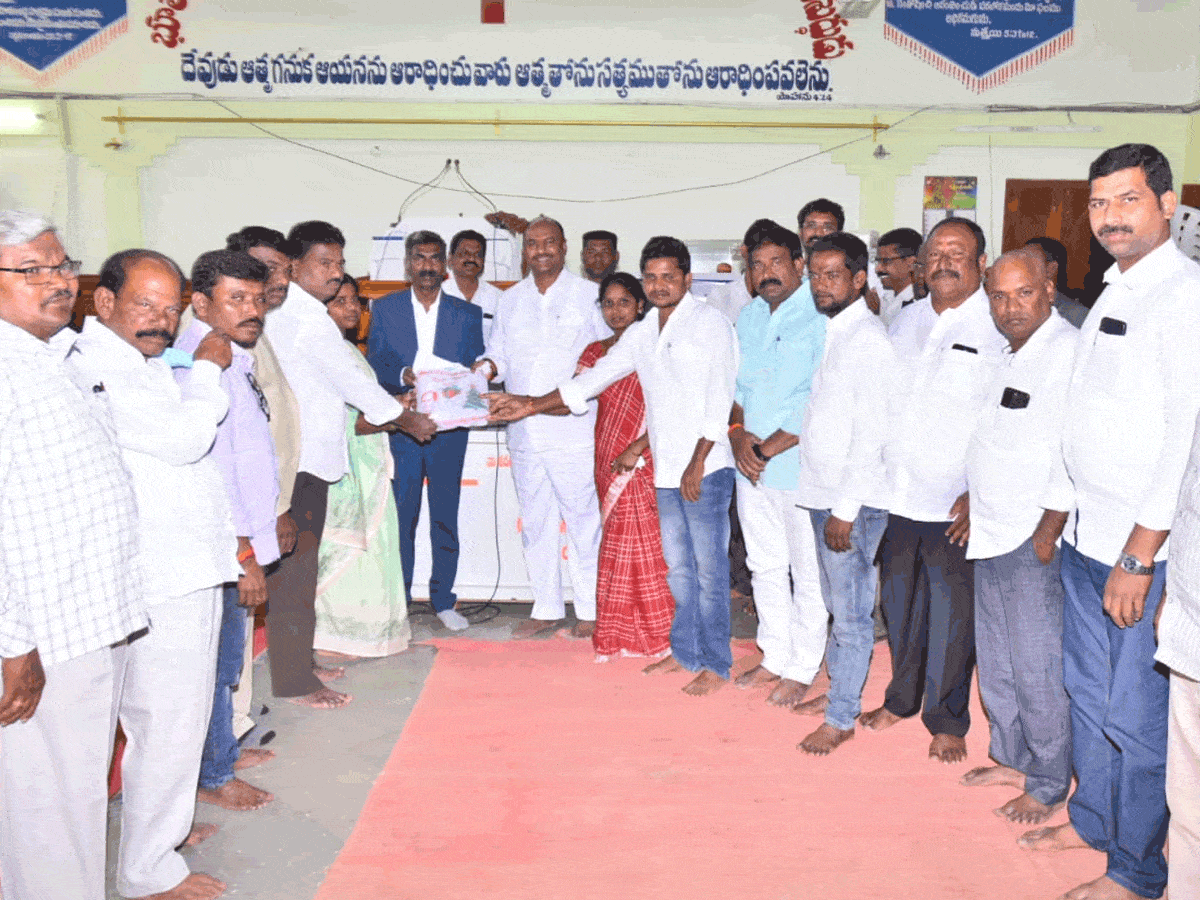 క్రైస్తవుల అభివృద్ధికి సీఎం కేసీఆర్‌ కృషి : ఎమ్మెల్యే కృష్ణమోహన్‌రెడ్డి