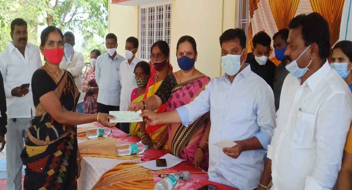 Kalyana lakshmi scheme | పేదింటి ఆడపడుచులకు కళ్యాణ లక్ష్మీ పథకం ఓ వరం: ఎమ్మెల్యే పైళ్ల శేఖర్‌రెడ్డి..