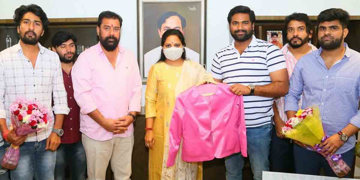 Mlc Kavitha | సేఫ్టీ జాకెట్ ‘అభయ కోట్’ను ఆవిష్కరించిన ఎమ్మెల్సీ కవిత