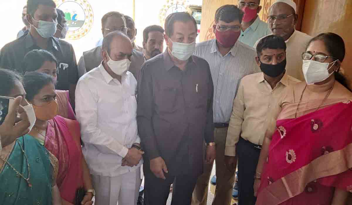 పురానాపూల్‌లో బస్తీదవాఖాన ప్రారంభించిన హోం మంత్రి