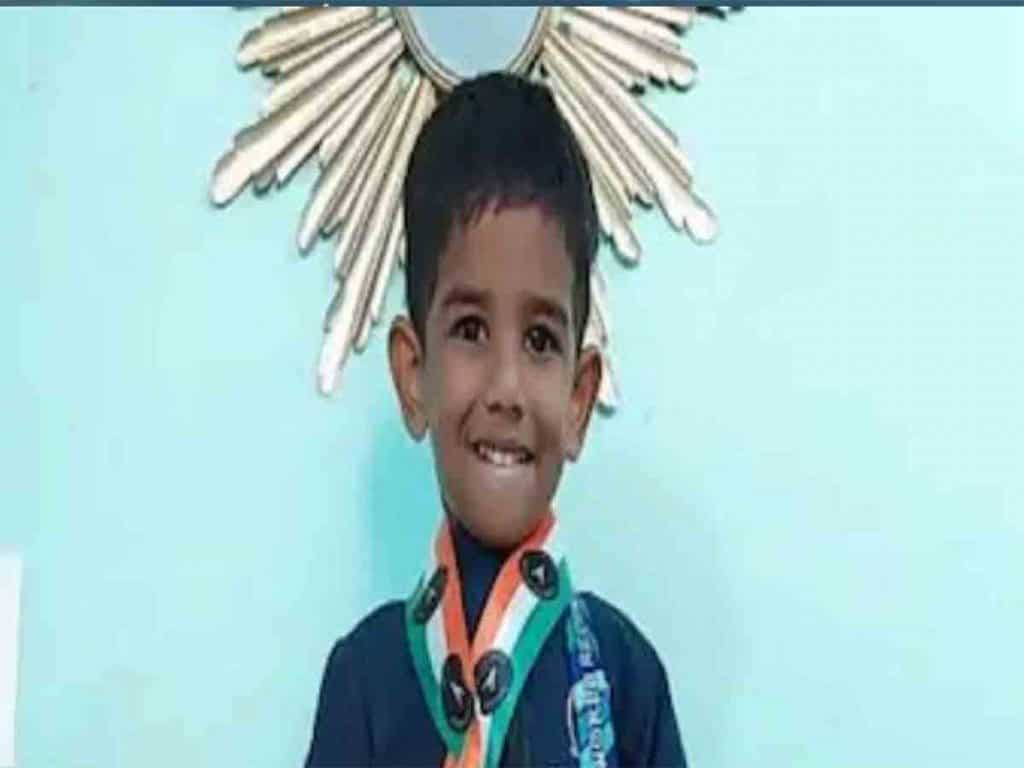 2 year old kid creates record on memory powers in tamilnadu