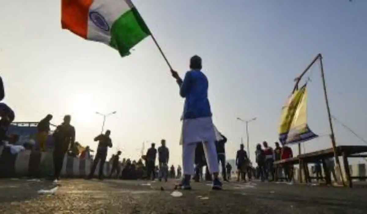 సింఘు సరిహద్దులో సంయుక్త కిసాన్ మోర్చా నేతల సమావేశం